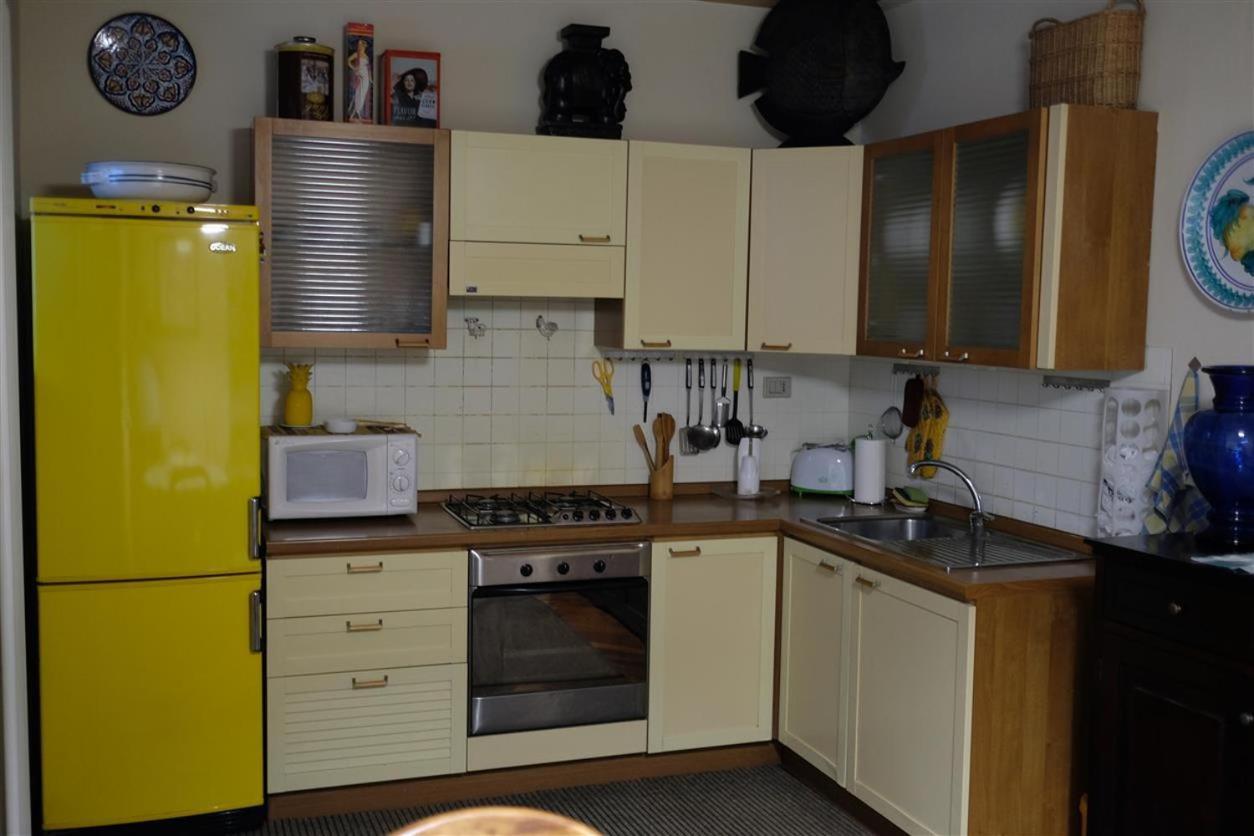 Palazzo La Via Apartment Катания Екстериор снимка