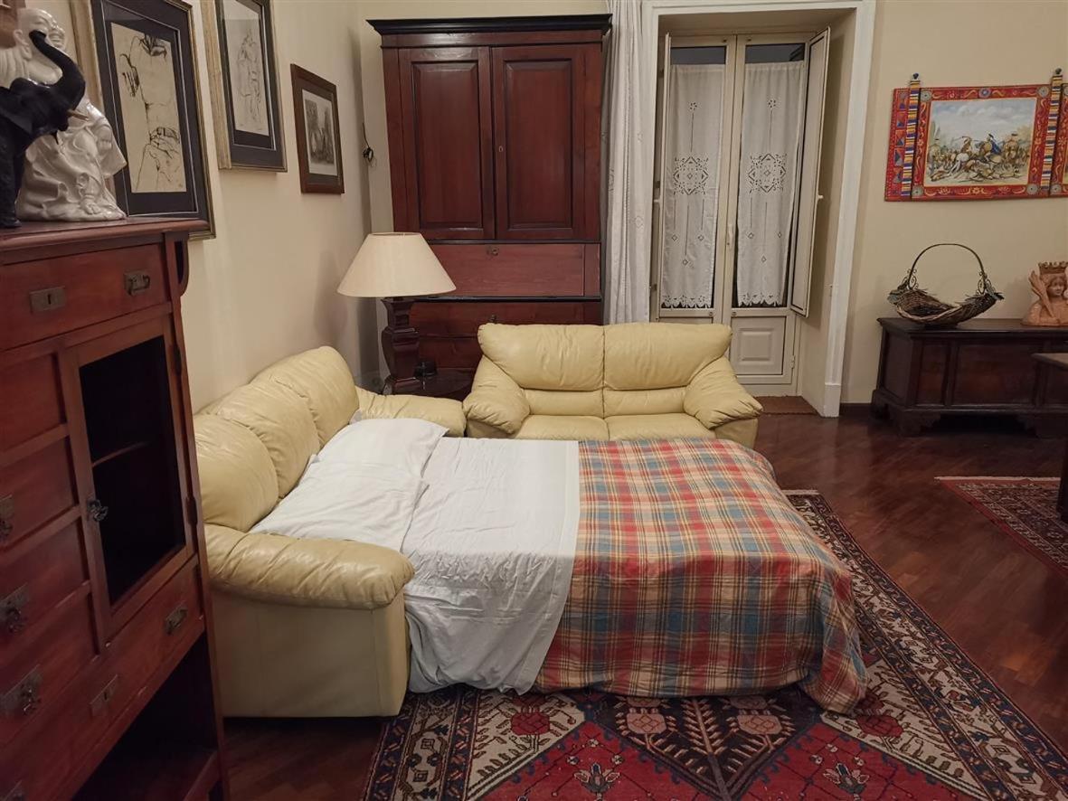 Palazzo La Via Apartment Катания Екстериор снимка